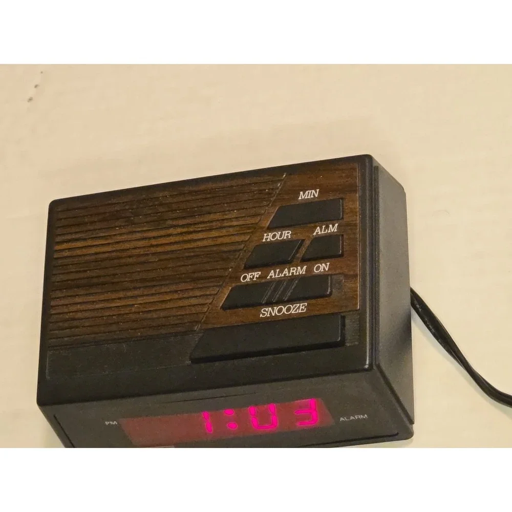 Vtg Belwood Digital Alarm Clock 1934 Faux Wood Grain Retro 80s Tested Works